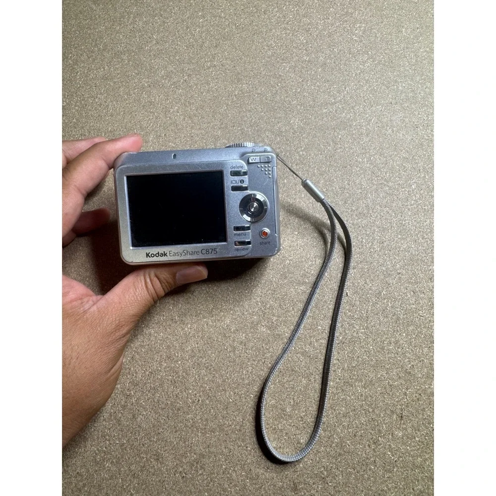 Kodak EasyShare C875 Silver Digital Camera 8.0MP 5X Optical Zoom Schneider Lens